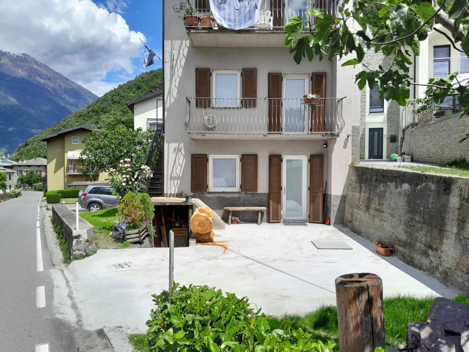 Ca Marasciol A 5 Minuti Dal Trenino Rosso Del Bernina Express Hotel Villa di Tirano Екстериор снимка